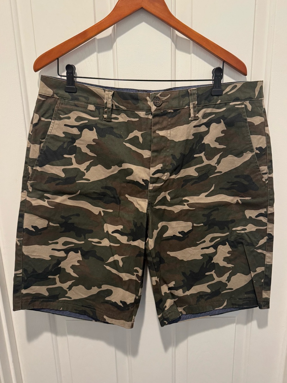 Mens Flag & Anthem Camo Casual Shorts - Green Camo Size 36